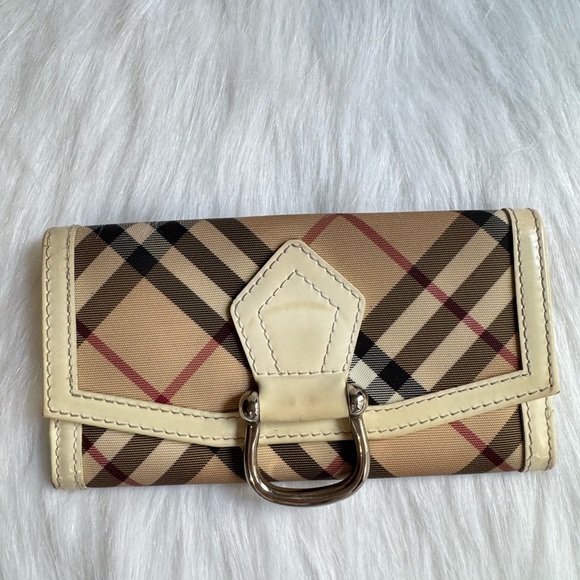 Burberry Beige Checkered Women's Wallet - Picture 1 of 9